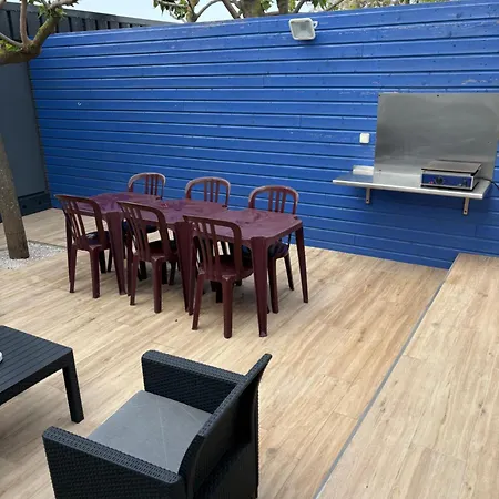 Maison Gekko, Climatisée Avec Patio, Places De Parking Privées, à 800m Сasa de vacaciones *