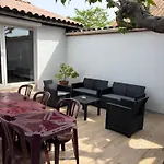 Hébergement de vacances Maison Gekko, Climatisée Avec Patio, Places De Parking Privées, à 800m *