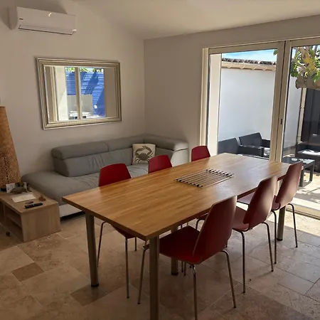 Maison Gekko, Climatisée Avec Patio, Places De Parking Privées, à 800m Сasa de vacaciones *