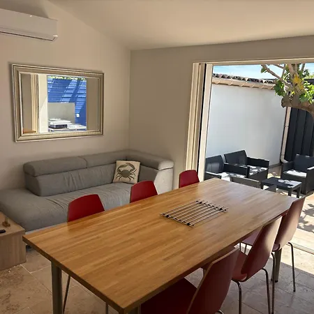 Maison Gekko, Climatisée Avec Patio, Places De Parking Privées, à 800m